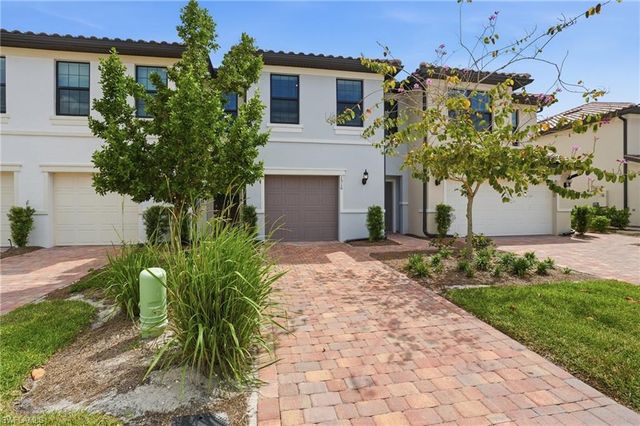 1516 Fells Cove LN, Cape Coral, FL 33909