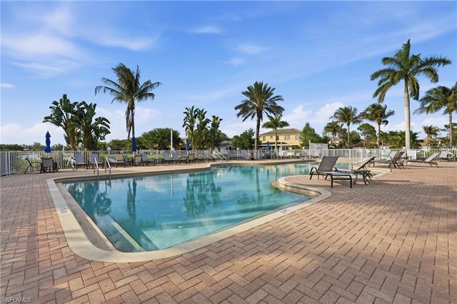 1516 Fells Cove LN, Cape Coral, FL 33909