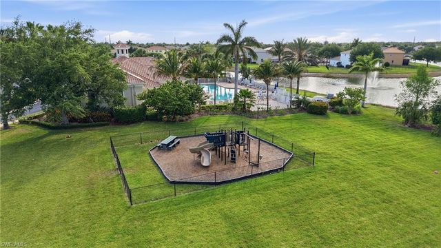 1516 Fells Cove LN, Cape Coral, FL 33909