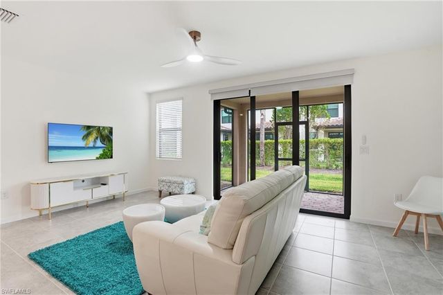 1516 Fells Cove LN, Cape Coral, FL 33909