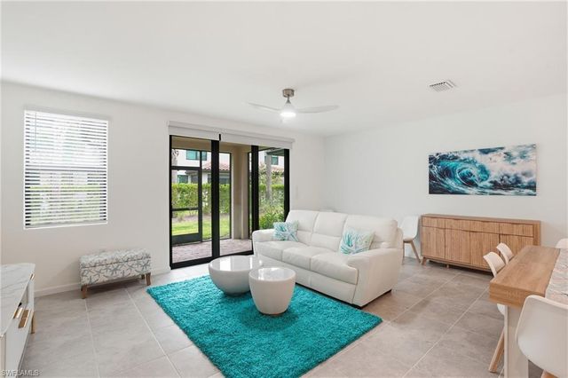 1516 Fells Cove LN, Cape Coral, FL 33909