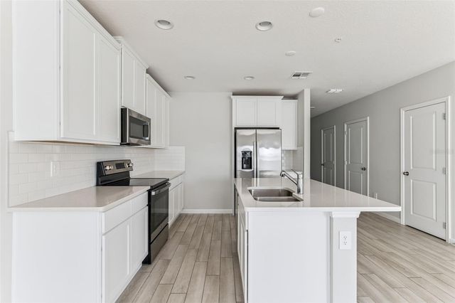 141 CAPE HONEYSUCKLE PLACE, Sanford, FL 32771