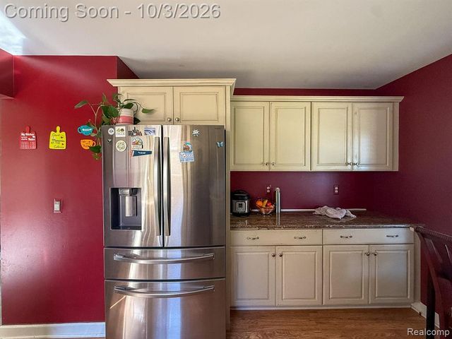 1580 Colony Drive, Rochester Hills, MI 48307