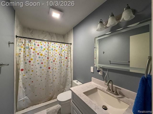 1580 Colony Drive, Rochester Hills, MI 48307