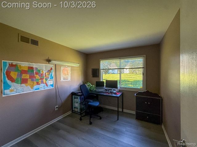 1580 Colony Drive, Rochester Hills, MI 48307