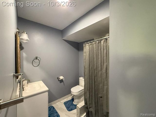1580 Colony Drive, Rochester Hills, MI 48307