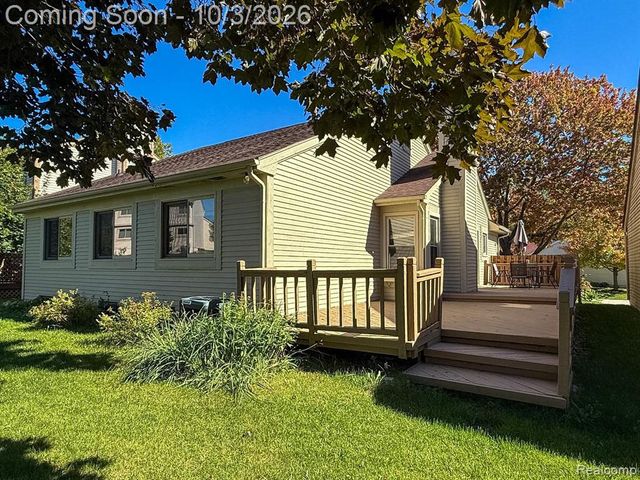 1580 Colony Drive, Rochester Hills, MI 48307