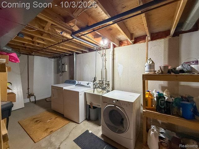 1580 Colony Drive, Rochester Hills, MI 48307