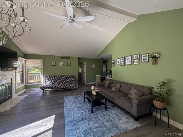 1580 Colony Drive, Rochester Hills, MI 48307