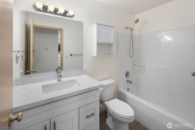 15920 42nd Avenue E, Tacoma, WA 98446