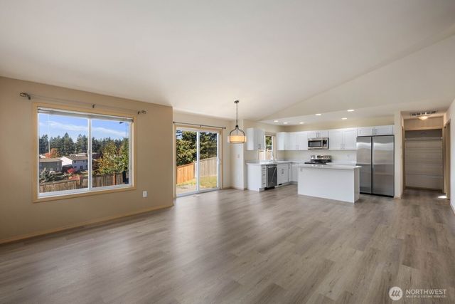 15920 42nd Avenue E, Tacoma, WA 98446