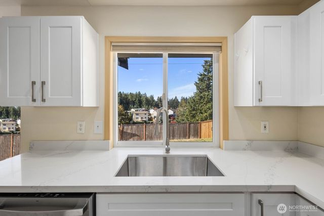 15920 42nd Avenue E, Tacoma, WA 98446