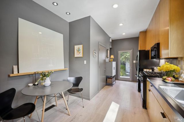 22 Clyde Ave, San Rafael, CA 94901