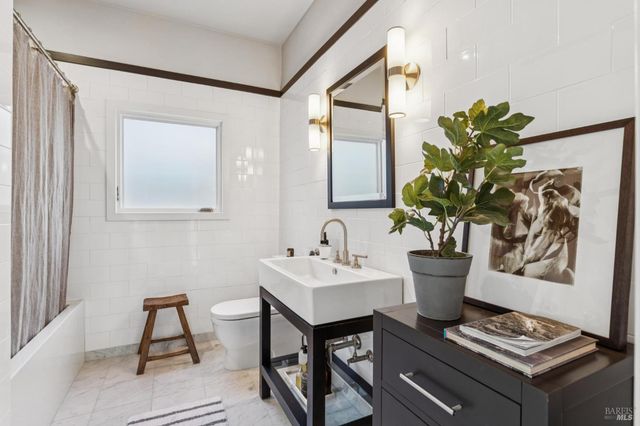 22 Clyde Ave, San Rafael, CA 94901