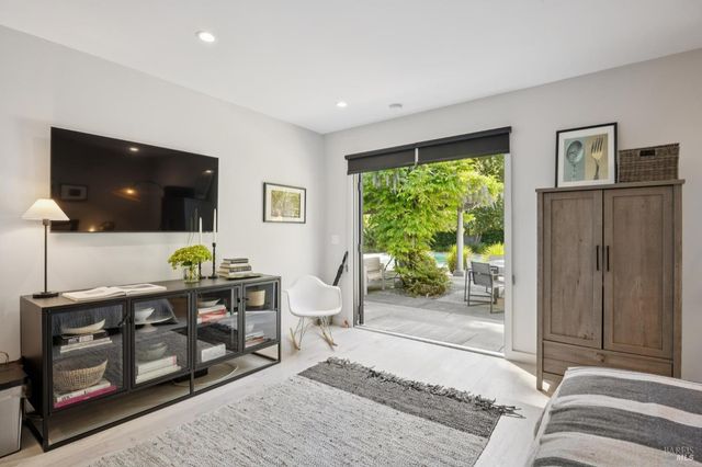 22 Clyde Ave, San Rafael, CA 94901