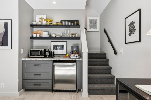 22 Clyde Ave, San Rafael, CA 94901