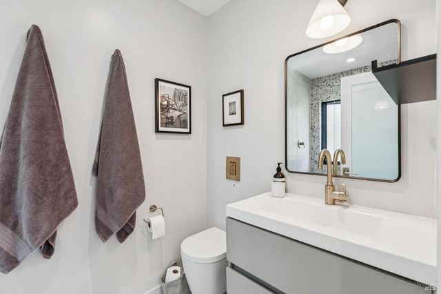 22 Clyde Ave, San Rafael, CA 94901