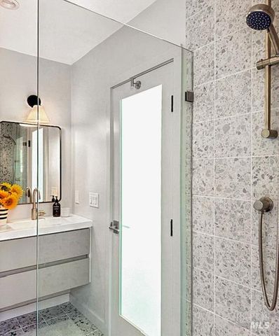 22 Clyde Ave, San Rafael, CA 94901