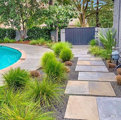 22 Clyde Ave, San Rafael, CA 94901