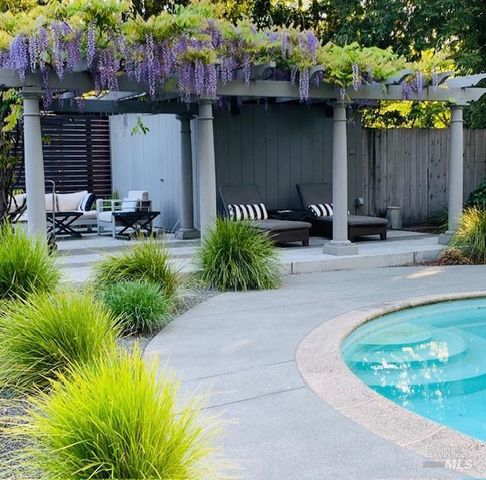 22 Clyde Ave, San Rafael, CA 94901