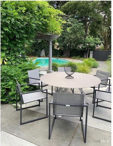 22 Clyde Ave, San Rafael, CA 94901