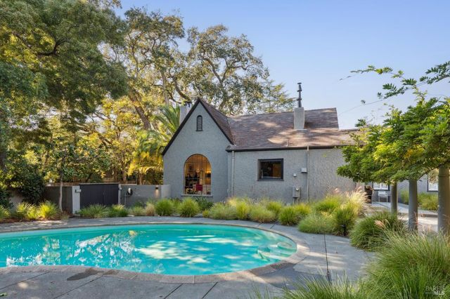 22 Clyde Ave, San Rafael, CA 94901