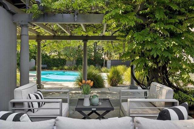 22 Clyde Ave, San Rafael, CA 94901