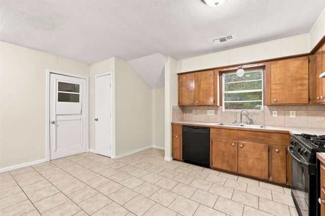 1914 Oaklawn Drive, La Marque, TX 77568