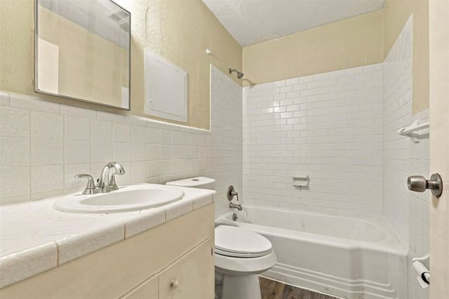 1914 Oaklawn Drive, La Marque, TX 77568