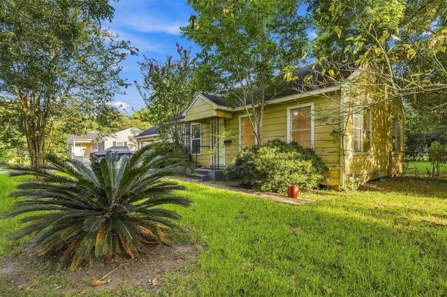 1914 Oaklawn Drive, La Marque, TX 77568