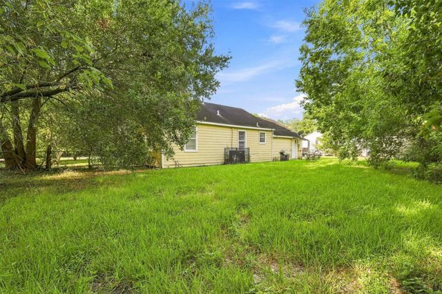 1914 Oaklawn Drive, La Marque, TX 77568