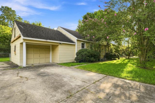 1914 Oaklawn Drive, La Marque, TX 77568