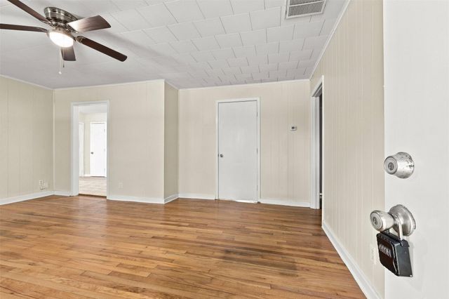 1914 Oaklawn Drive, La Marque, TX 77568