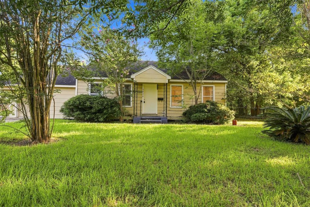 1914 Oaklawn Drive, La Marque, TX 77568