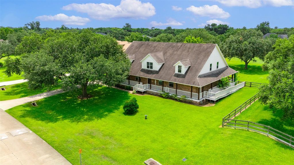 3811 Westerdale Drive, Fulshear, TX 77441
