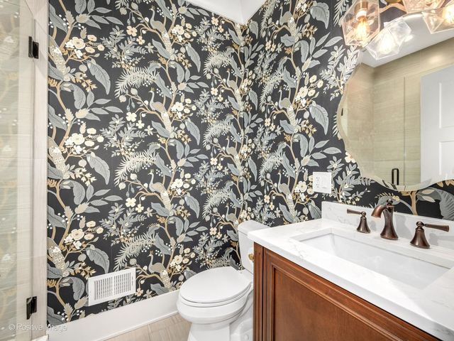 4517 Sherwood Avenue, Downers Grove, IL 60515