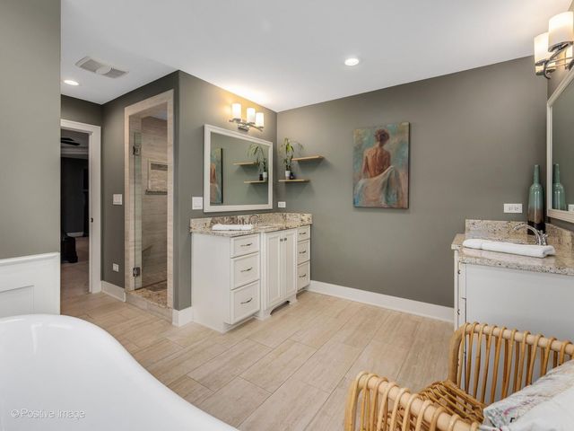 4517 Sherwood Avenue, Downers Grove, IL 60515