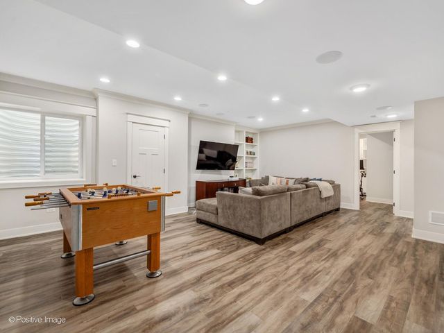 4517 Sherwood Avenue, Downers Grove, IL 60515