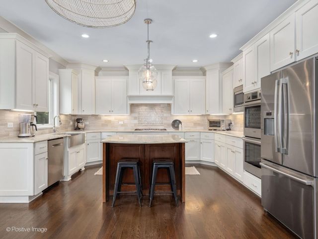 4517 Sherwood Avenue, Downers Grove, IL 60515