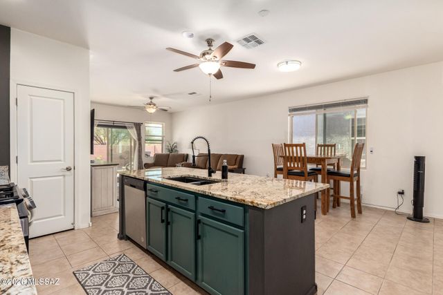 852 E Bottomlands Lane, Sahuarita, AZ 85629
