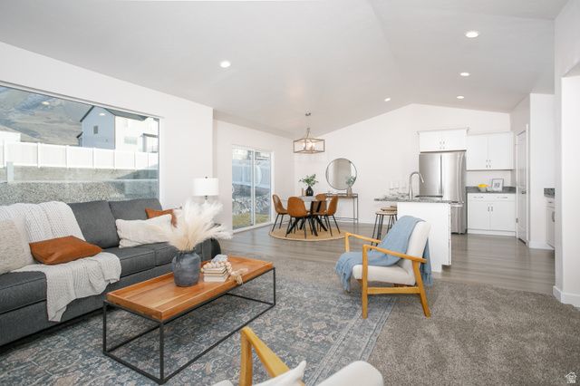 8214 N LAKESHORE DR, Lake Point, UT 84074