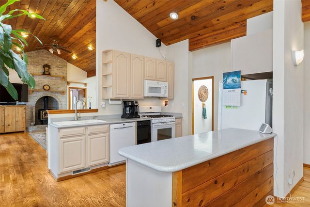 9942 Misery Point Road NW, Seabeck, WA 98380