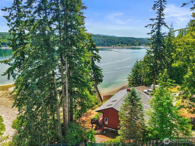 9942 Misery Point Road NW, Seabeck, WA 98380