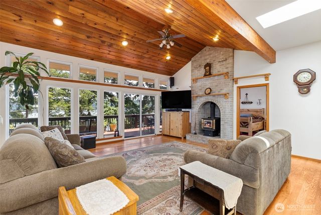 9942 Misery Point Road NW, Seabeck, WA 98380