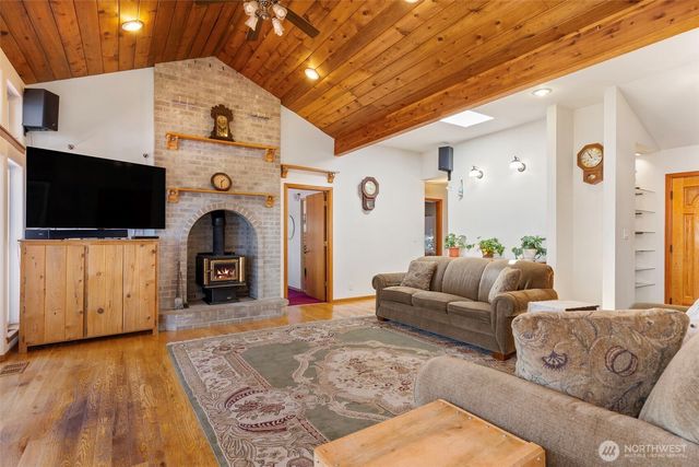 9942 Misery Point Road NW, Seabeck, WA 98380