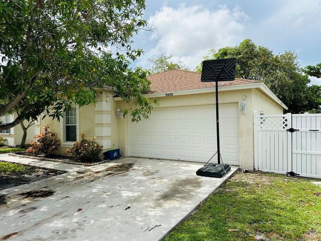 5165 Foxhall Pl, West Palm Beach, FL 33417