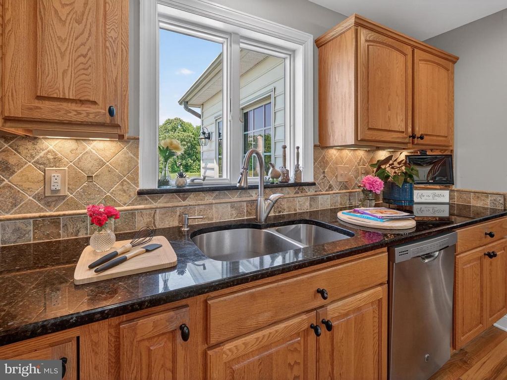 Image 52 of property listing at 306 OLD LINE DR, Centreville, MD 21617