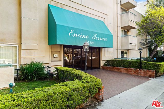 5320 Zelzah Avenue 214, Encino (los Angeles), CA 91316