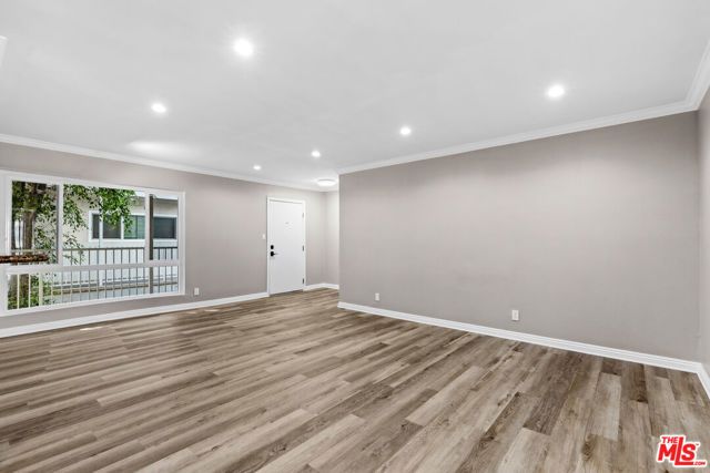 5320 Zelzah Avenue 214, Encino (los Angeles), CA 91316