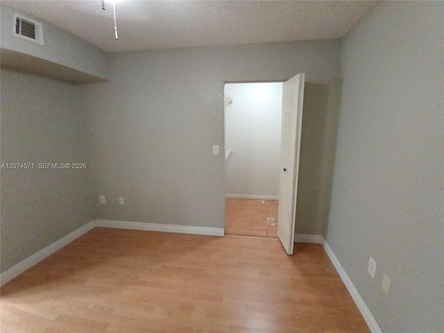 2871 N Oakland Forest Drive 210, Oakland Park, FL 33309